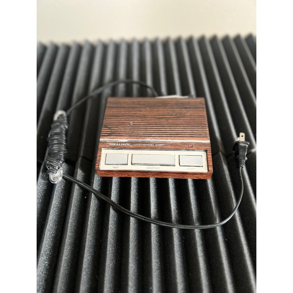 Realistic Weather‎ Radio Alert Wood Grain Simulated Walnut Finish AM FM NOAA